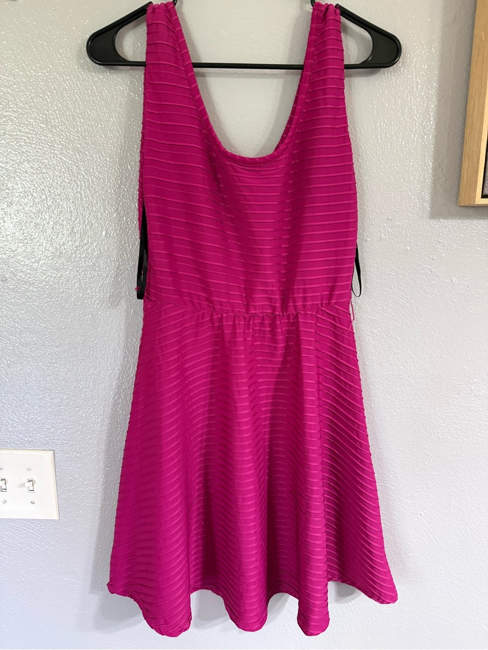 B. Smart Fuchsia Textured Sleeveless Midi Dress